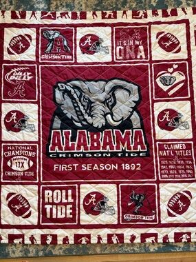 Crimson Tide Collegiate Quilt - Crimson/White